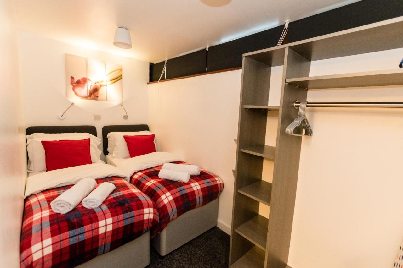 1 Bedroom Newton Apartment L Free Parking L Wigan Royal Infirmary L Haigh Hall L Central Location Exterior photo