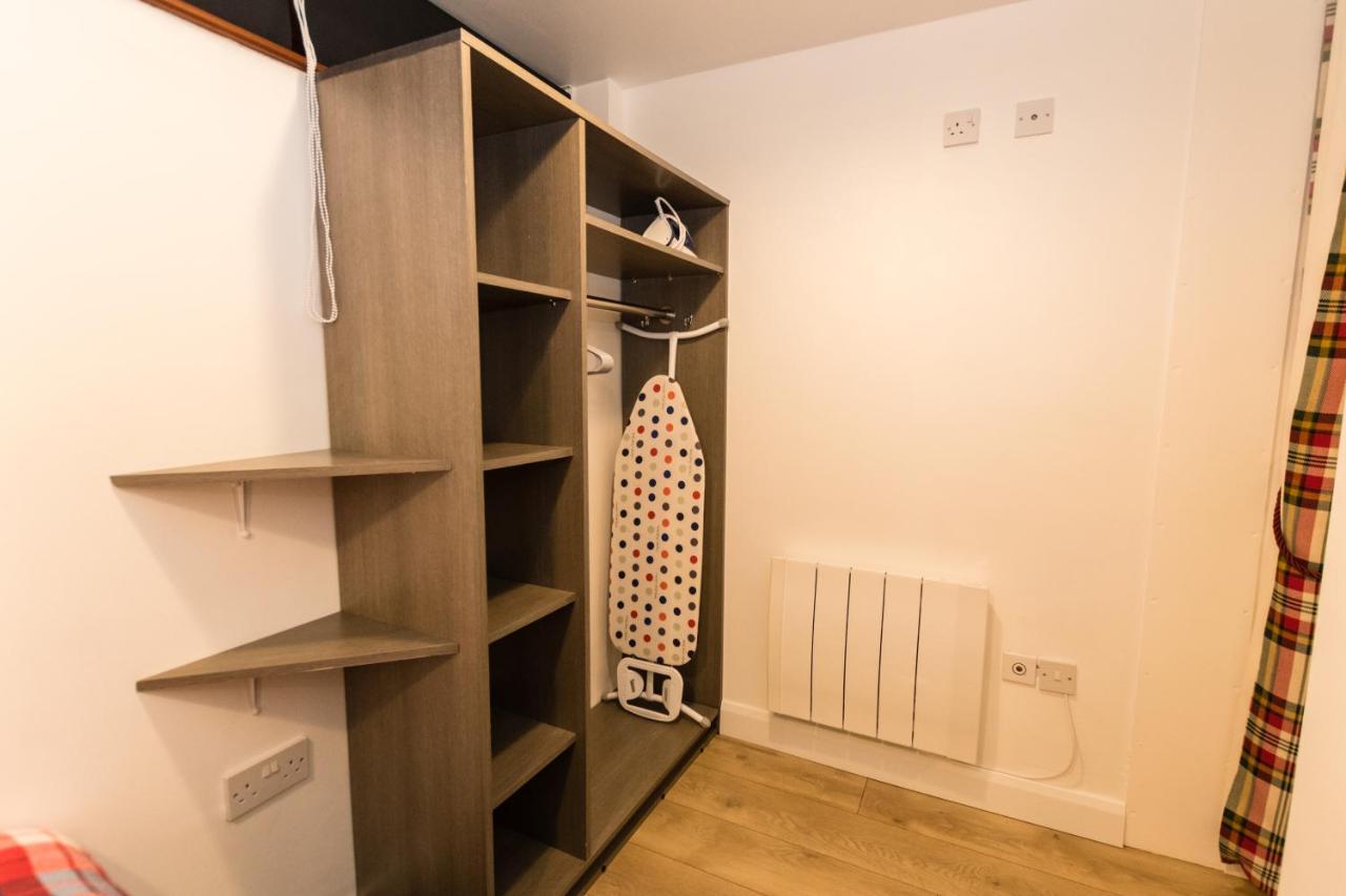 1 Bedroom Newton Apartment L Free Parking L Wigan Royal Infirmary L Haigh Hall L Central Location Exterior photo